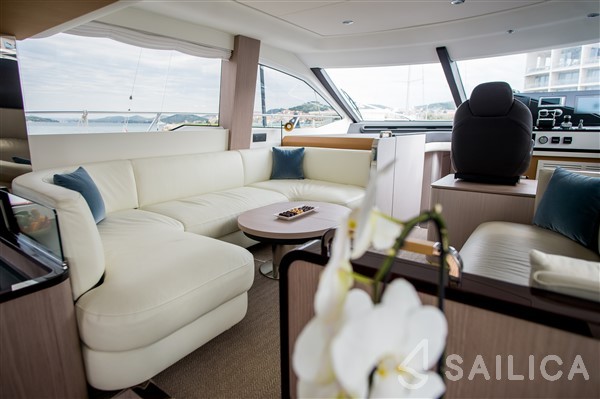 Azimut 55 - Yacht Charter Sailica