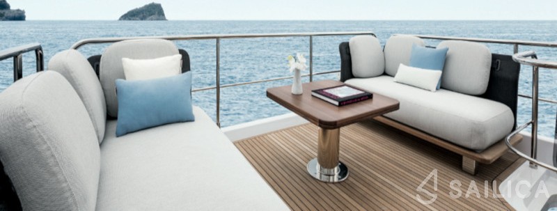 Azimut 55 - Yacht Charter Sailica