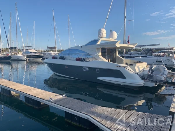 Azimut 43 - Yacht Charter Sailica