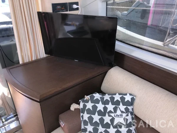 Azimut 43 - Yacht Charter Sailica
