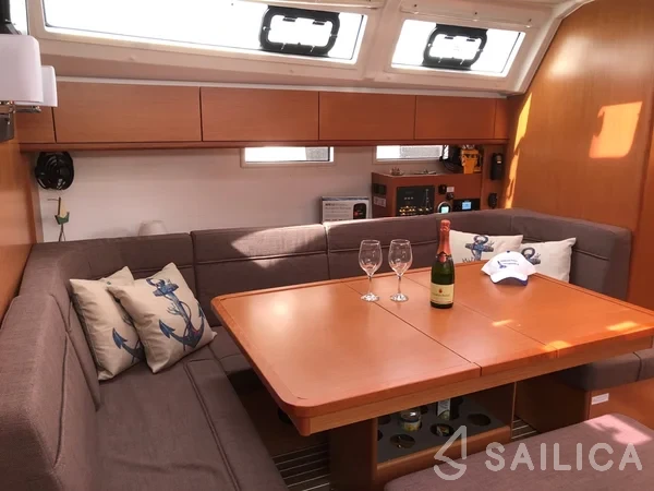 Bavaria 46 Cruiser - Yacht Charter Sailica