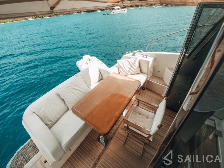 Monte Carlo 5 - Yacht Charter Sailica
