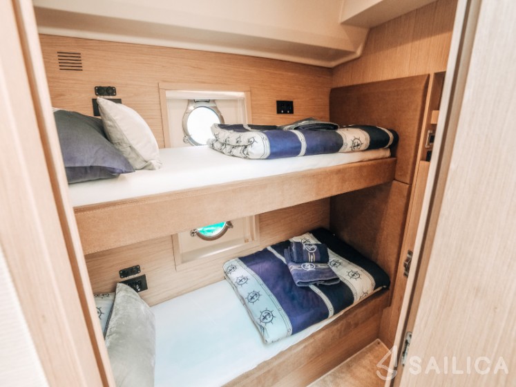 Monte Carlo 5 - Yacht Charter Sailica