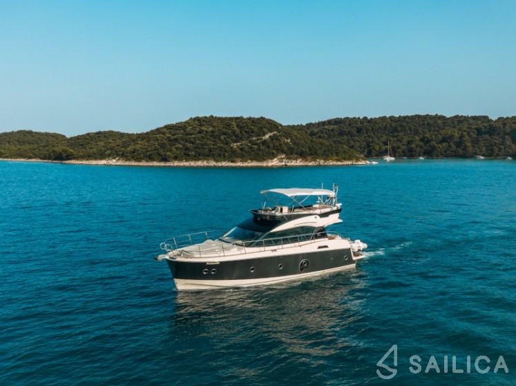 Monte Carlo 5 - Yacht Charter Sailica