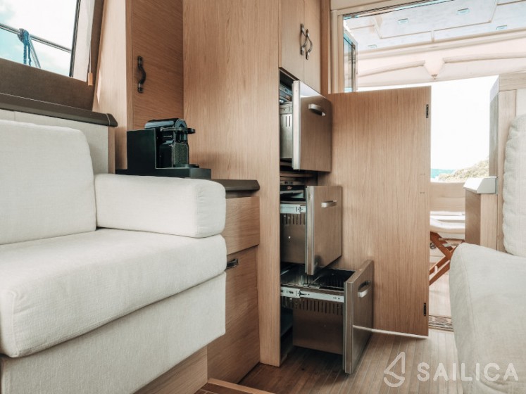 Monte Carlo 5 - Yacht Charter Sailica