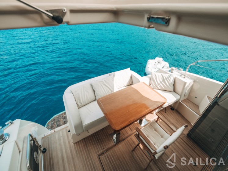 Monte Carlo 5 - Yacht Charter Sailica