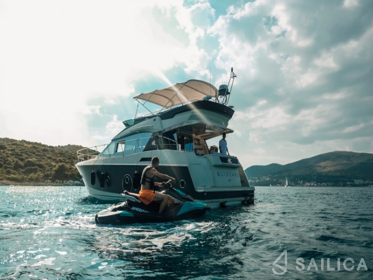 Monte Carlo 5 - Yacht Charter Sailica
