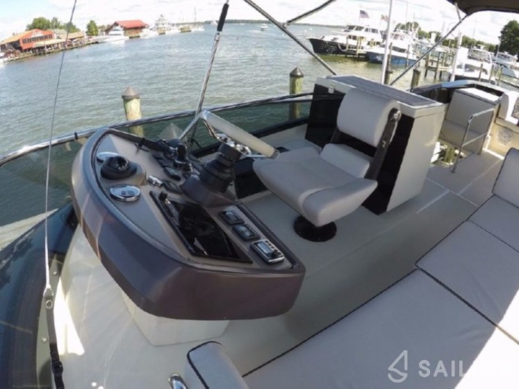 Monte Carlo 5 - Yacht Charter Sailica
