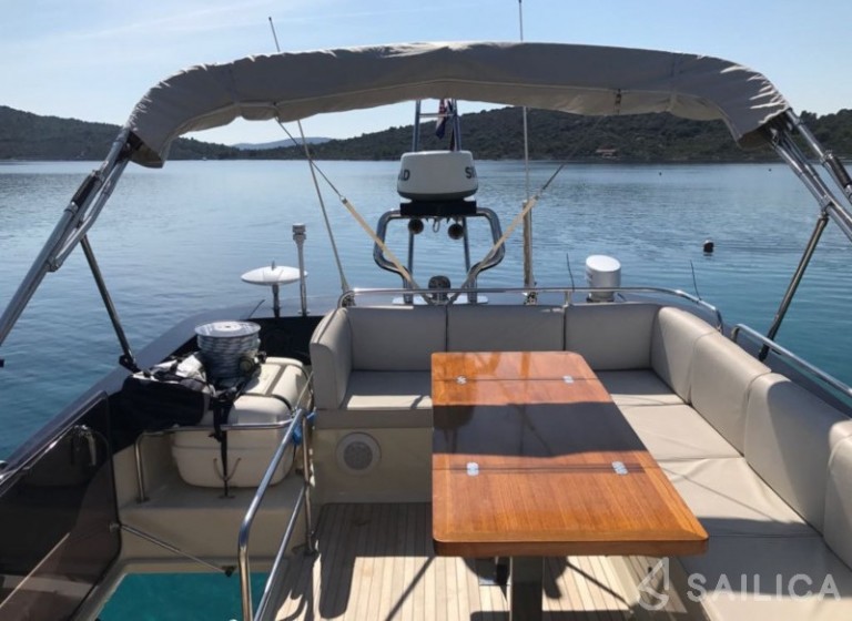 Monte Carlo 5 - Yacht Charter Sailica