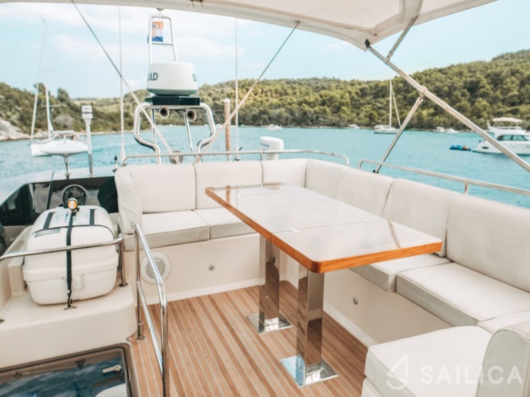 Monte Carlo 5 - Yacht Charter Sailica