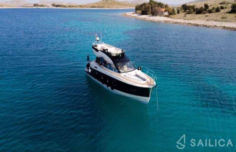 Monte Carlo 5 - Yacht Charter Sailica