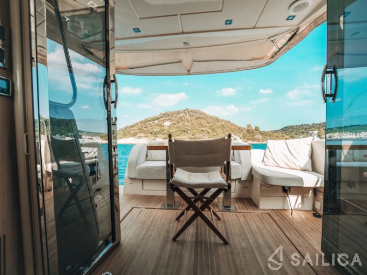 Monte Carlo 5 - Yacht Charter Sailica