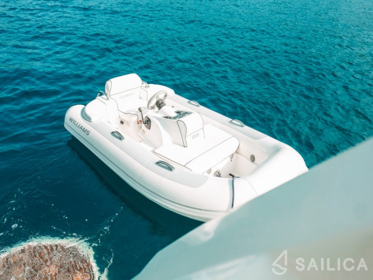 Monte Carlo 5 - Yacht Charter Sailica