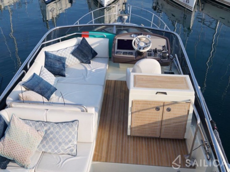 Monte Carlo 5 - Yacht Charter Sailica