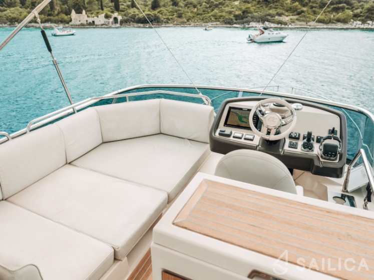 Monte Carlo 5 - Yacht Charter Sailica