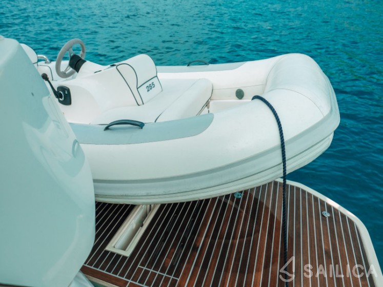 Monte Carlo 5 - Yacht Charter Sailica