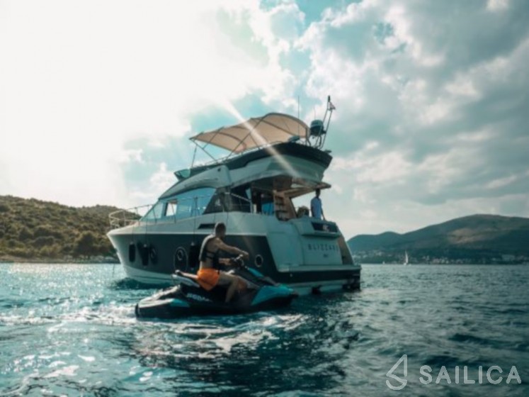 Monte Carlo 5 - Yacht Charter Sailica