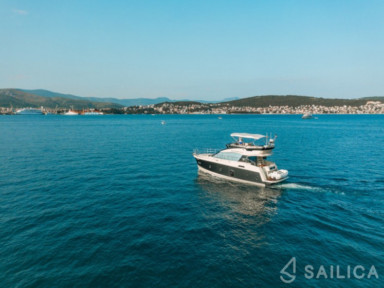 Monte Carlo 5 - Yacht Charter Sailica