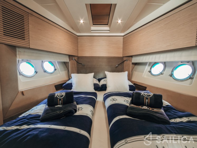 Monte Carlo 5 - Yacht Charter Sailica