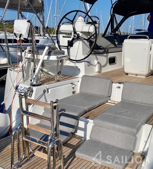 Jeanneau 51 - Yacht Charter Sailica