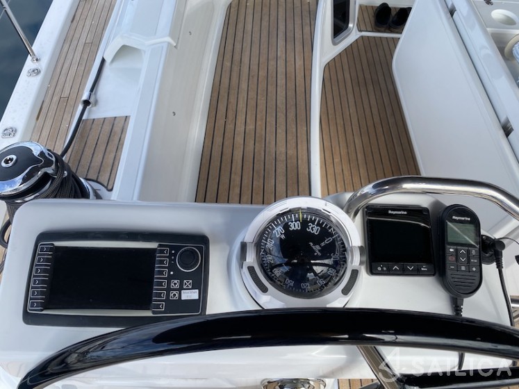 Jeanneau 51 - Yacht Charter Sailica