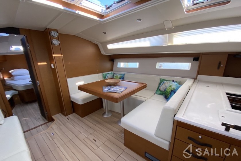 Jeanneau 51 - Yacht Charter Sailica