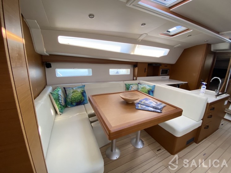 Jeanneau 51 - Yacht Charter Sailica