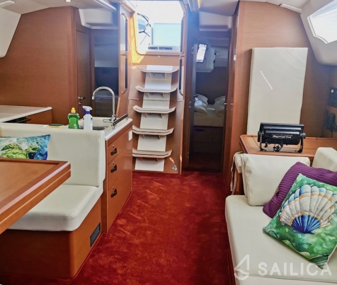 Jeanneau 51 - Yacht Charter Sailica