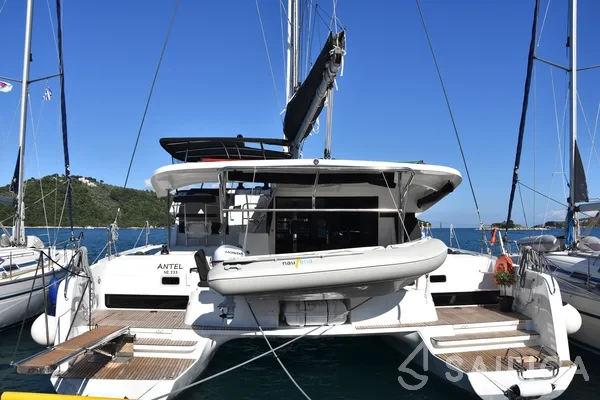 Lagoon 42 - Yacht Charter Sailica