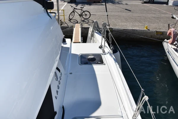 Lagoon 42 - Yacht Charter Sailica