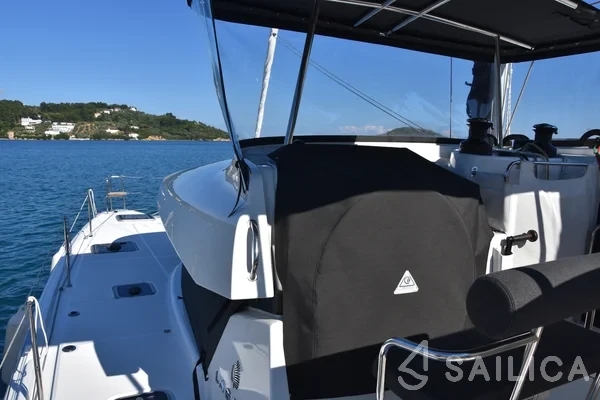 Lagoon 42 - Yacht Charter Sailica