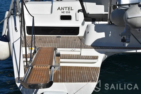 Lagoon 42 - Yacht Charter Sailica