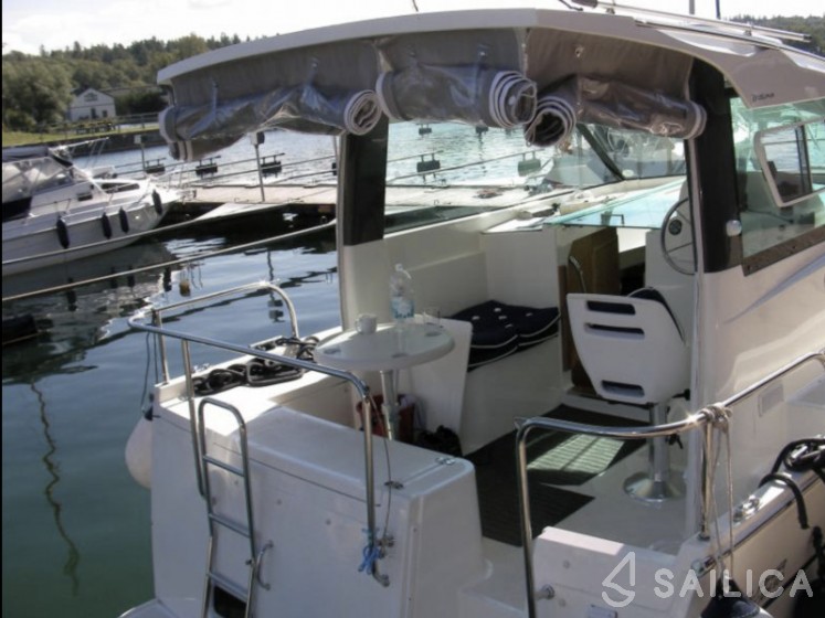 Delphia Escape 800 - Yacht Charter Sailica