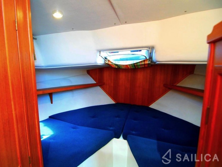 Husky Dane - Yacht Charter Sailica