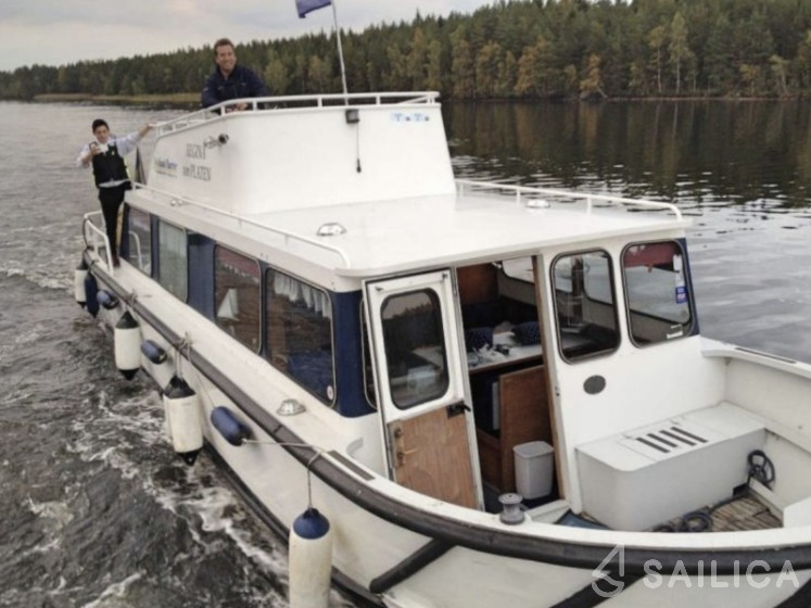 Regina von Platen - Yacht Charter Sailica