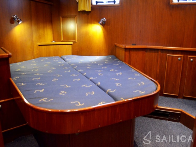 De Drait Renal 40 - Yacht Charter Sailica