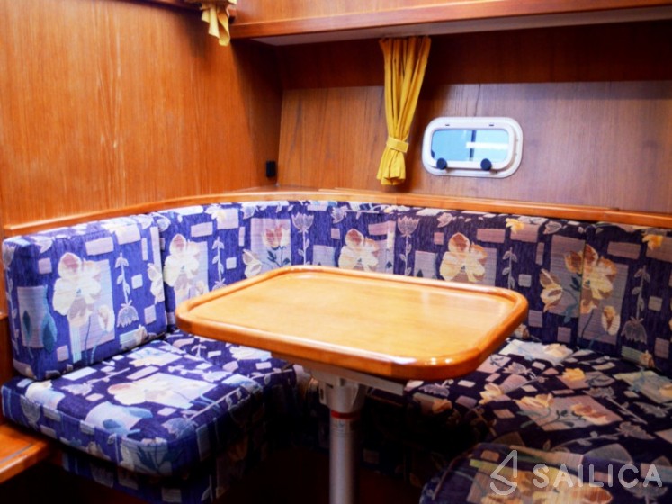De Drait Renal 40 - Yacht Charter Sailica