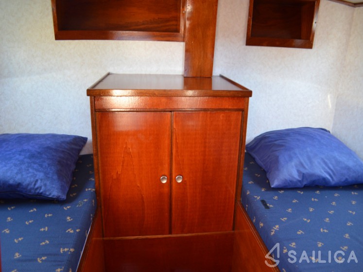 De Drait Doerak 850 AK - Yacht Charter Sailica