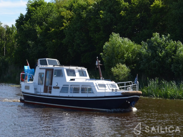 De Drait Doerak 850 AK - Yacht Charter Sailica
