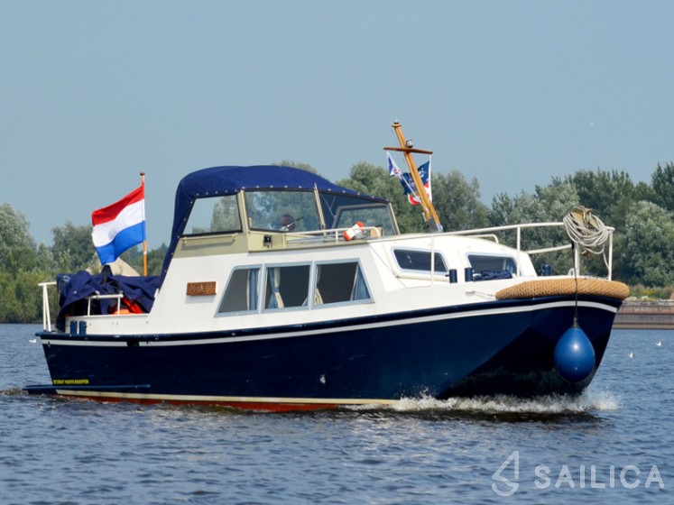 De Drait Doerak 850 OK - Yacht Charter Sailica