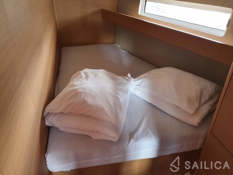 Sun Odyssey 440 - Yacht Charter Sailica