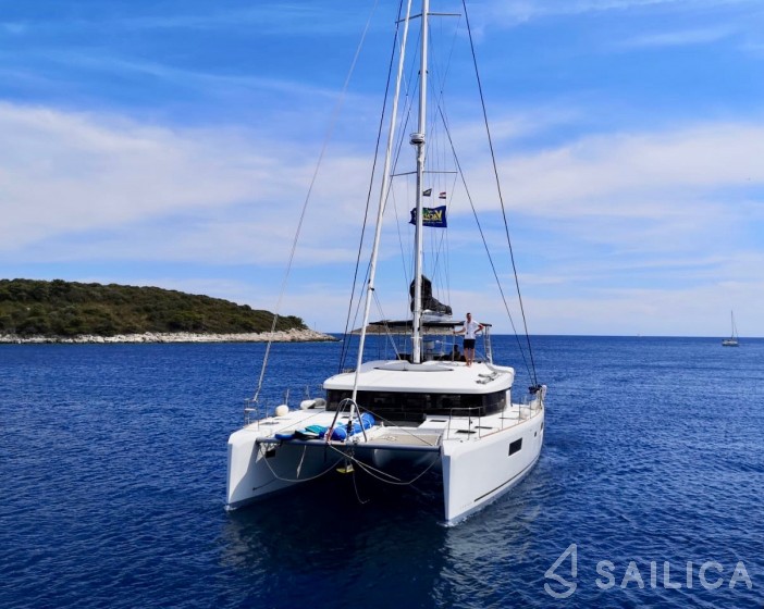 Lagoon 52F - Yacht Charter Sailica