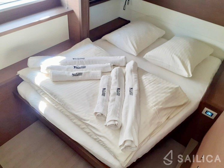 Lagoon 52F - Yacht Charter Sailica