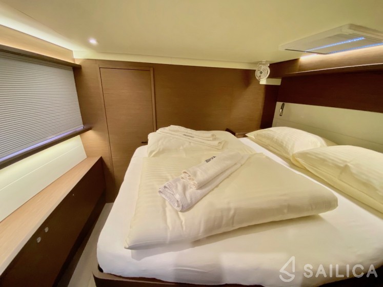 Lagoon 52F - Yacht Charter Sailica