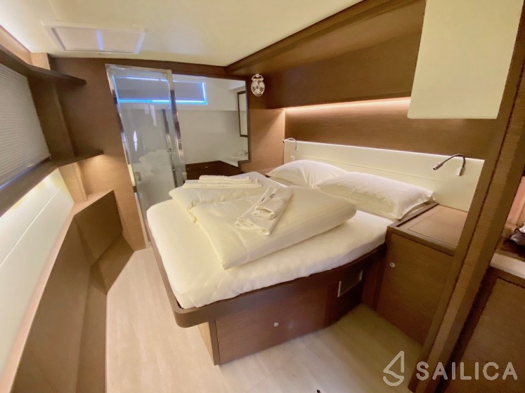 Lagoon 52F - Yacht Charter Sailica