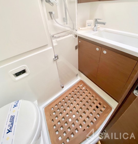Lagoon 52F - Yacht Charter Sailica