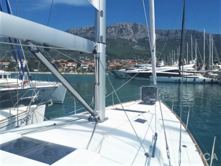 Sun Odyssey 519 - Yacht Charter Sailica