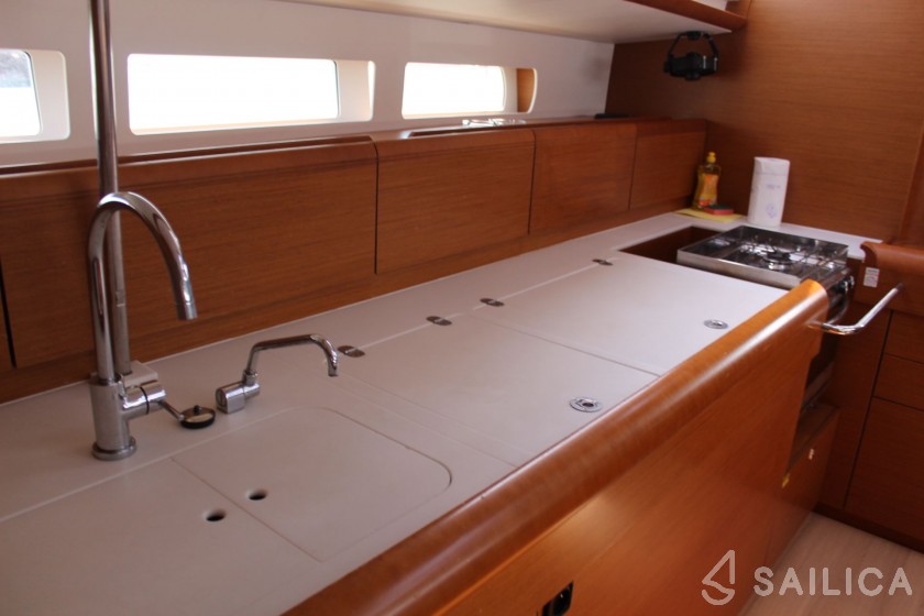 Sun Odyssey 519 - Yacht Charter Sailica