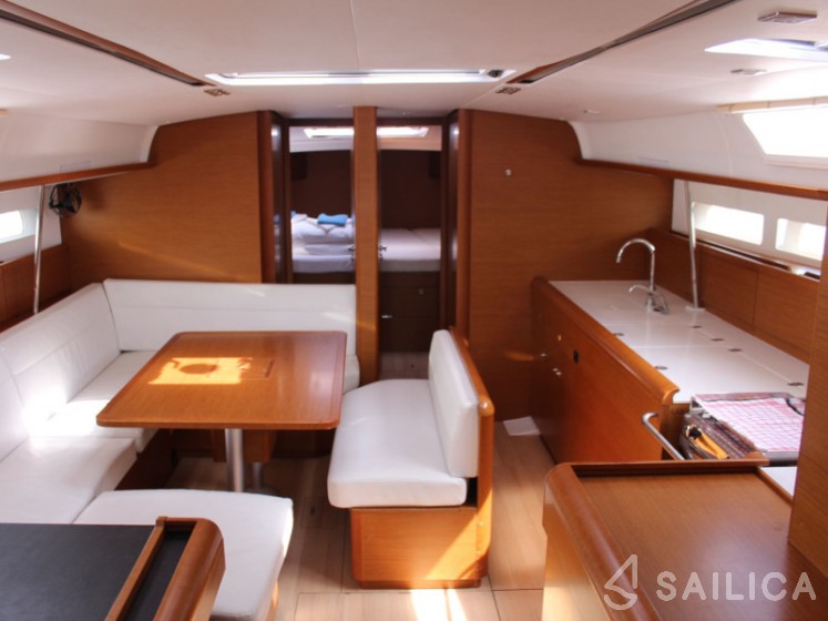Sun Odyssey 519 - Yacht Charter Sailica