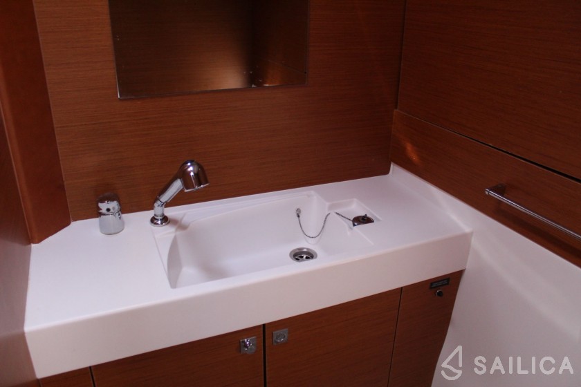 Sun Odyssey 519 - Yacht Charter Sailica